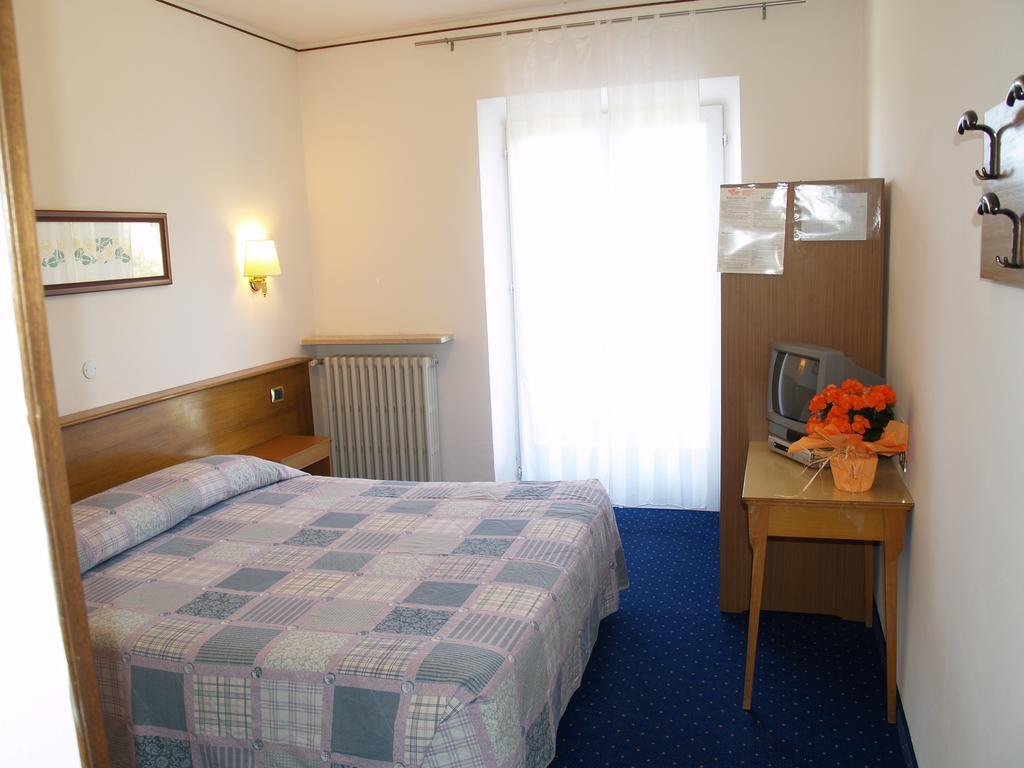 Hotel Rosalpina Riva del Garda Dış mekan fotoğraf