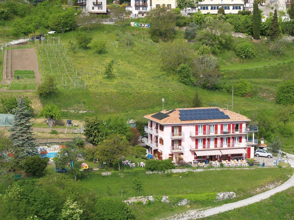 Hotel Rosalpina Riva del Garda Dış mekan fotoğraf