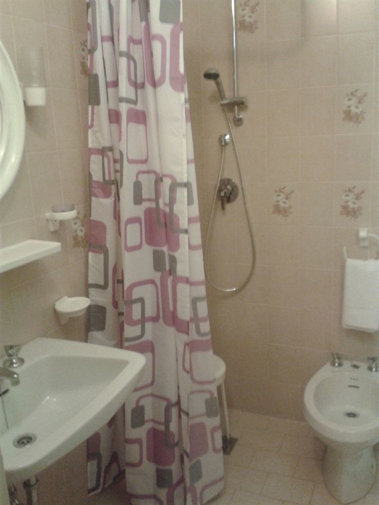 Hotel Rosalpina Riva del Garda Dış mekan fotoğraf