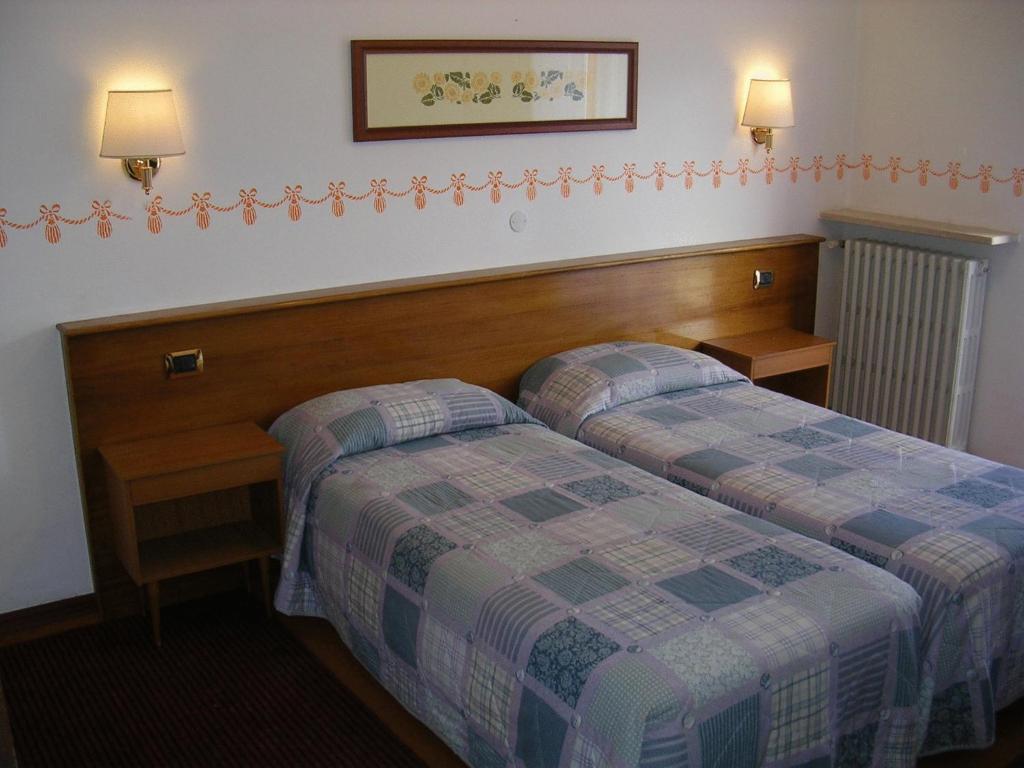 Hotel Rosalpina Riva del Garda Oda fotoğraf